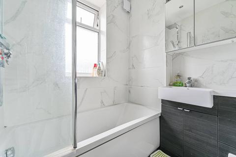 536 Downham Way, Bromley, BR1 5HP