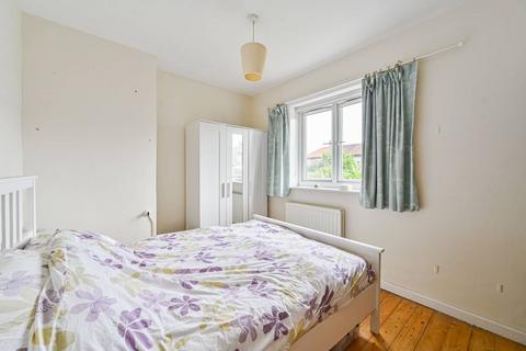 536 Downham Way, Bromley, BR1 5HP