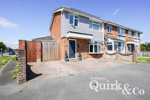 4 bedroom end of terrace house for sale, Brookside, Canvey Island, SS8