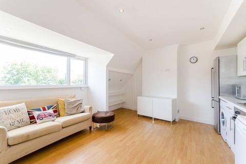 2 bedroom flat for sale, Robin Hood Way, Kingston, London, SW15