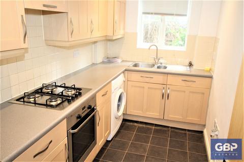 2 bedroom flat to rent, Carlisle Road, Buckingham Court Carlisle Road, RM1