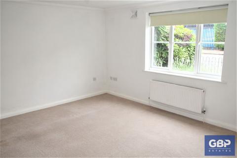 2 bedroom flat to rent, Carlisle Road, Buckingham Court Carlisle Road, RM1