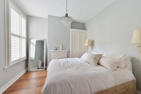 2 bedroom flat for sale, Crealock Street, Earlsfield, London, SW18