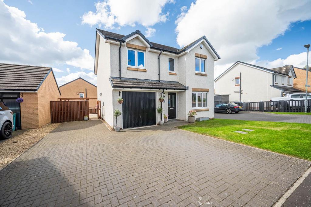 Carmuirs Drive, Newarthill, Motherwell 4 bed house to rent £1,850 pcm (£427 pw)