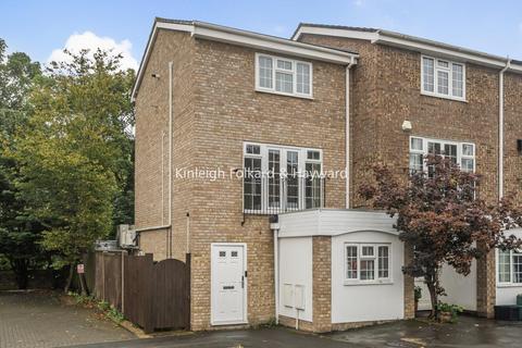 3 bedroom end of terrace house for sale, Ullswater Close, Bromley