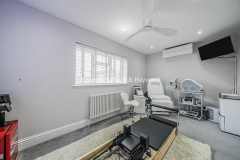 19a Ullswater Close, Bromley, BR1 4JF
