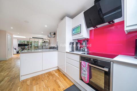 19a Ullswater Close, Bromley, BR1 4JF