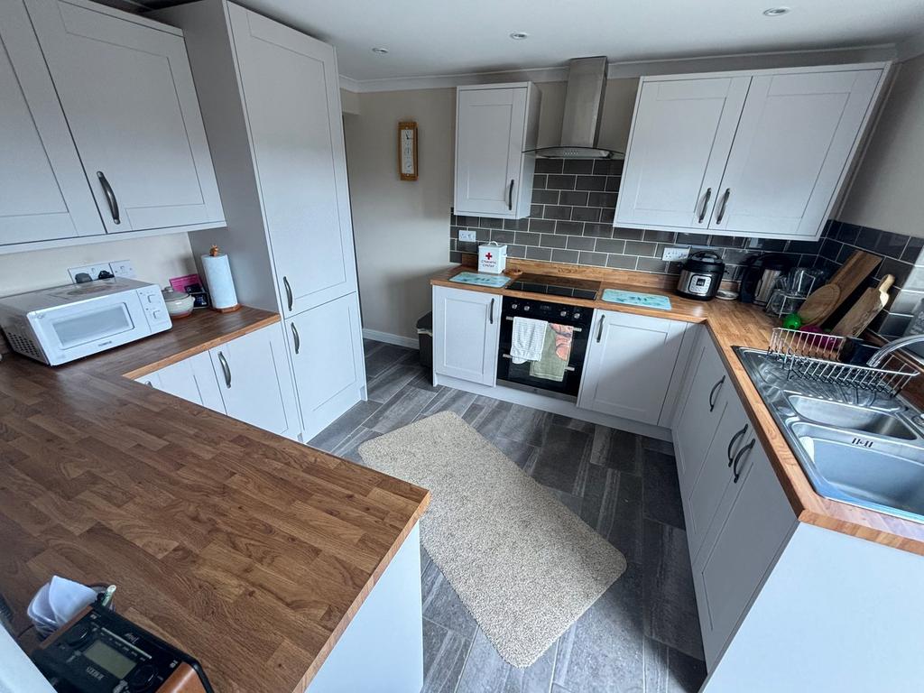 Penbryn, Lampeter, SA48 3 bed semidetached house for sale £180,000