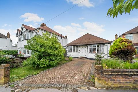 2 bedroom detached house for sale, Chaffinch Avenue, Croydon