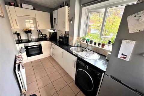 2 bedroom house to rent, Longs Drive, Yate, Bristol