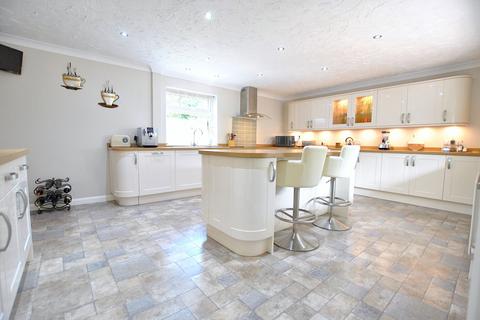 5 bedroom detached bungalow for sale, Malting End, Newmarket CB8