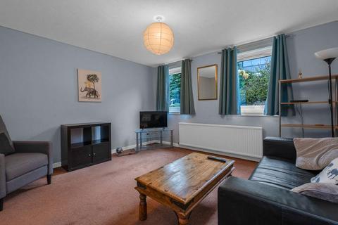 2 bedroom flat to rent, Glenogle Road, Canonmills, Edinburgh, EH3