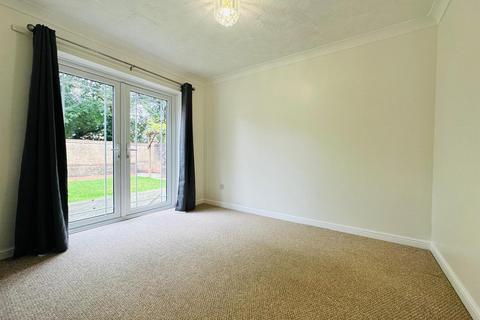 4 bedroom house to rent, Victoria Close, Willand EX15