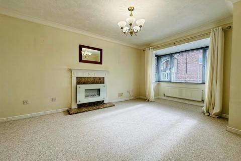 4 bedroom house to rent, Victoria Close, Willand EX15