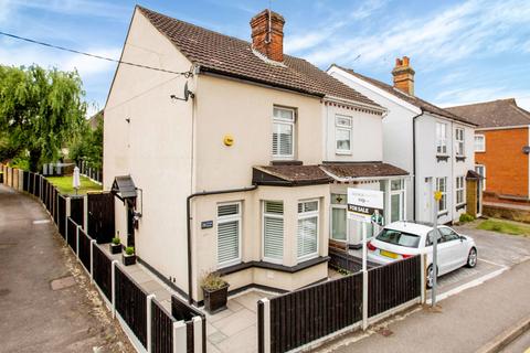 28 Castle Road, Rayleigh, SS6 7QF