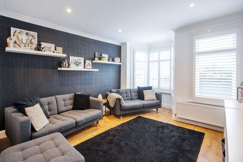 28 Castle Road, Rayleigh, SS6 7QF