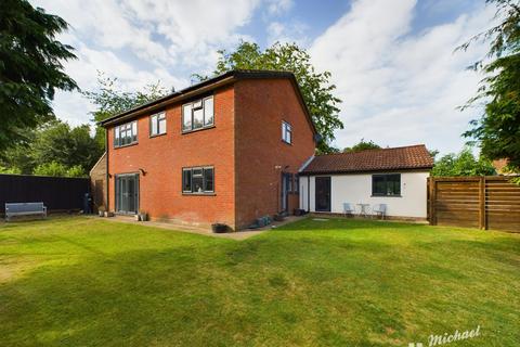 4 bedroom detached house for sale, Heath And Reach LU7