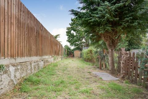 2 bedroom end of terrace house to rent, Lacey Street, Ipswich