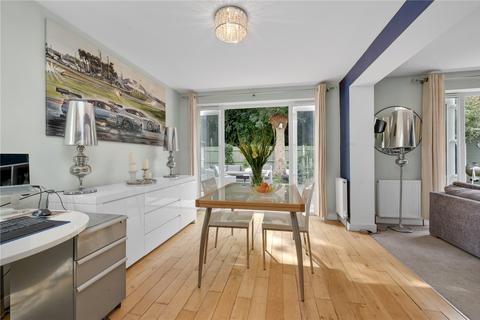 10 Onslow Gardens, Thames Ditton, KT7 0JJ