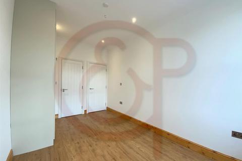 2 bedroom flat to rent, Madeley Road, Ealing, W5