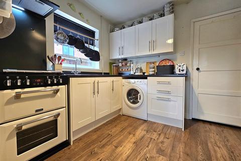 3 Burford Close, Solihull, B92 8EA