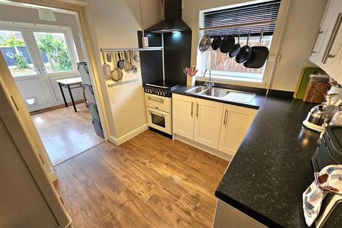 3 Burford Close, Solihull, B92 8EA