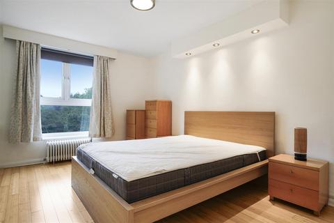 2 bedroom flat for sale, Fir Lodge, 3 Gipsy Lane, London