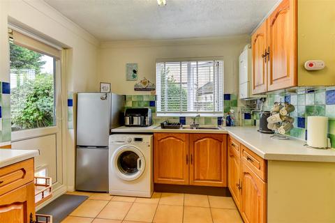 31 Ashwood Close, Worthing, BN11 2AF