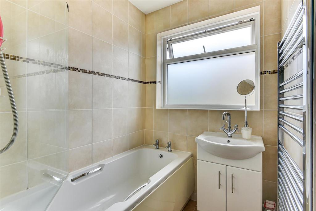 31 Ashwood Bath- 1.jpg