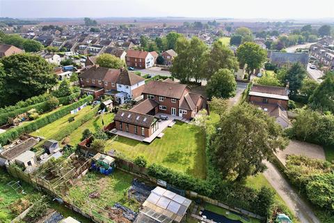 4 bedroom detached house for sale, Holderness Cottages, Thorngumbald, Hull