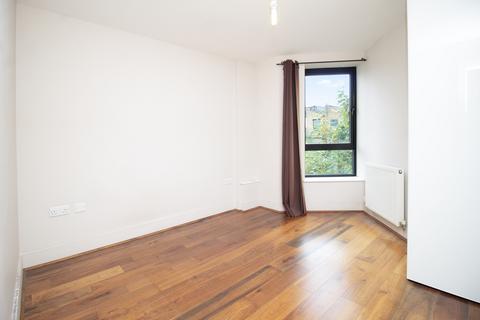 2 bedroom flat to rent, Glenville Grove, London, SE8