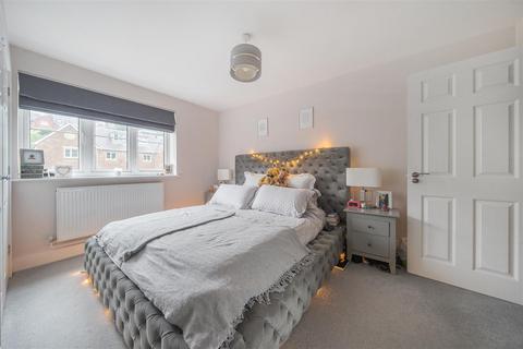 2 bedroom flat for sale, Kings Road, Haslemere