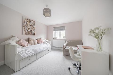 2 bedroom flat for sale, Kings Road, Haslemere