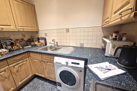 2 bedroom flat for sale, Kings Parade, Okehampton Road, Brondesbury Park, LONDON