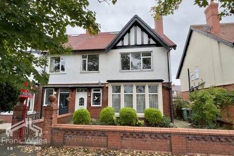 1 bedroom semi-detached house for sale, & 17a Knowles Road, Lytham St. Annes, Lancashire