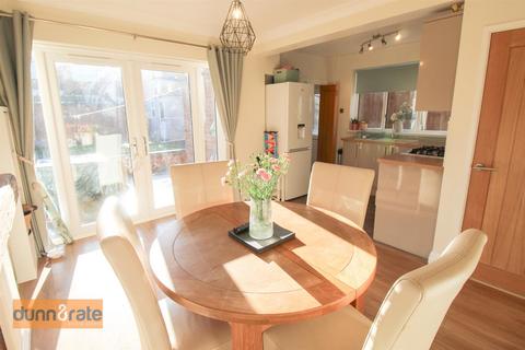 60 Abbotts Drive, Stoke-on-trent, ST1 6HU