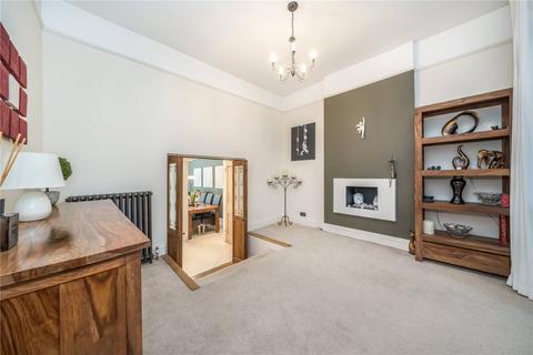25 Delafield Road, London, SE7 7NN