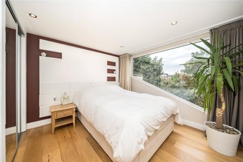 25 Delafield Road, London, SE7 7NN