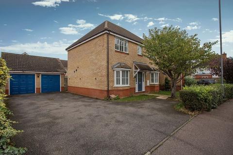 4 bedroom detached house for sale, Ferndale, Yaxley, Peterborough, Cambridgeshire. PE7 3ZW