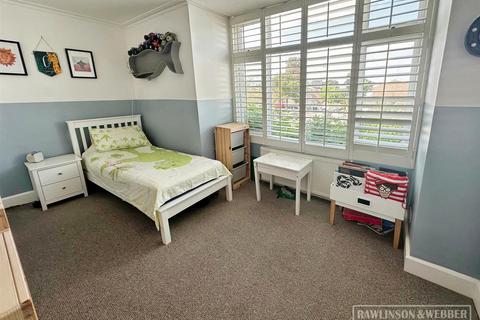 21 Grange Road, West Molesey, KT8 2PR