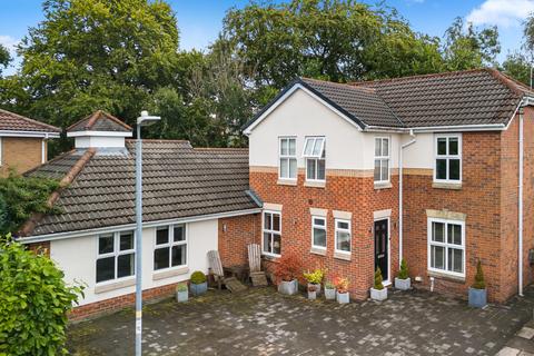 4 bedroom detached house for sale, Winterburn Avenue, Bradshaw, Bolton, BL2