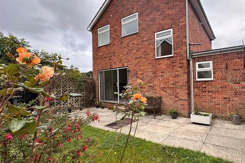 3 bedroom detached house for sale, Chestnut Bank, Scarborough