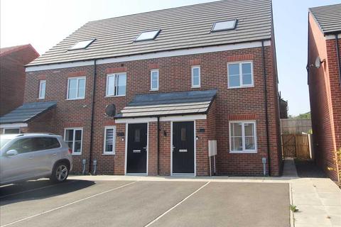 3 bedroom townhouse for sale, Walton Heath Way, Meadow Vale, Ashington