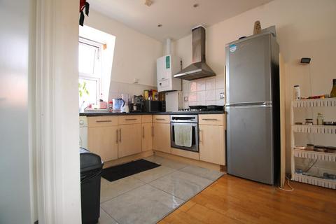 2 bedroom apartment to rent, Hessel Street, London E1