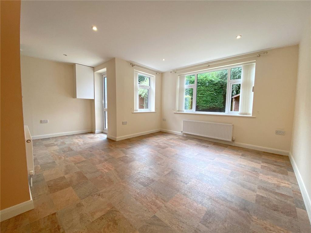 Mareham Lane, Sleaford, Lincolnshire... 3 bed semidetached house for