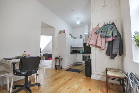 2 bedroom apartment for sale, Guildford Street, Surrey KT16