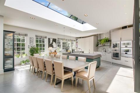 6 bedroom detached house for sale, Winnington Close, Hampstead Garden Suburb, London