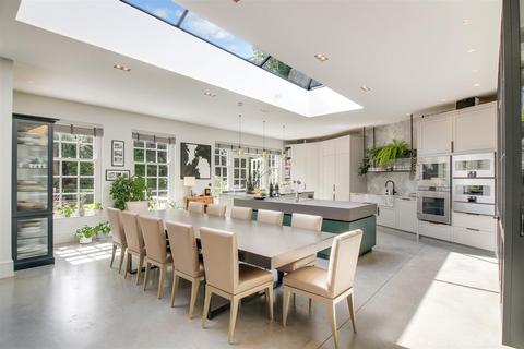 3 Winnington Close, London, N2 0UA
