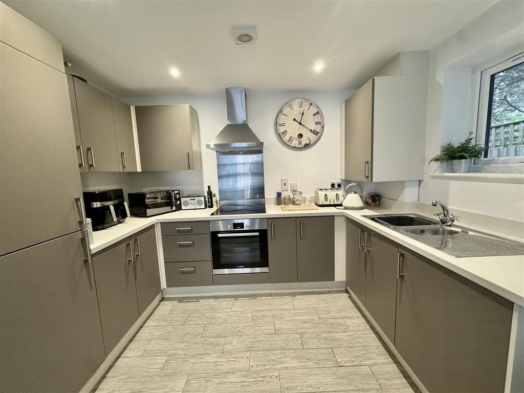 Mobberley Road, Knutsford WA16 2 bed apartment for sale £220,000
