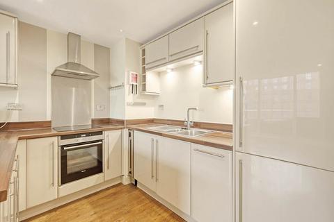 2 bedroom flat for sale, Drift Court, Basin Approach,